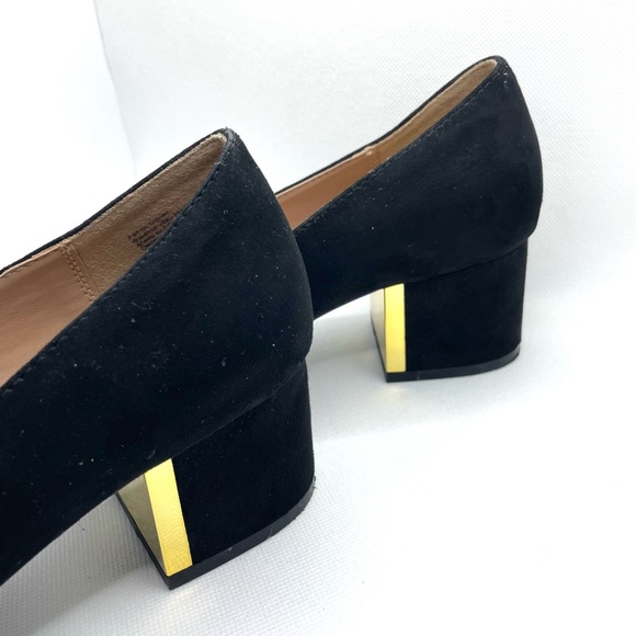 Fioni Faux Suede Black With Gold Accent Round Tip Heels Sz 10. 2" heel - Picture 10 of 10